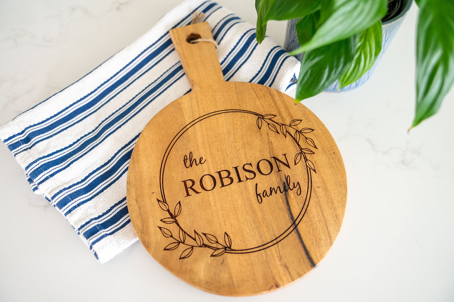 Personalized Round Cutting Board | Cutting Board With Name | Custom Cutting Board Mother's day