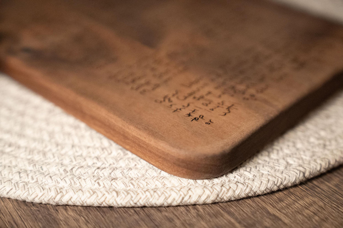 Keepsake Recipe Gift, Personalized Walnut Board Engraved with Handwritten Recipe, Christmas Gift for Mom or Grandm