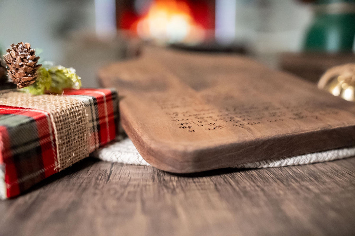 Keepsake Recipe Gift, Personalized Walnut Board Engraved with Handwritten Recipe, Christmas Gift for Mom or Grandm