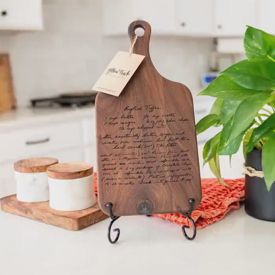 Keepsake Recipe Gift, Personalized Walnut Board Engraved with Handwritten Recipe, Christmas Gift for Mom or Grandm
